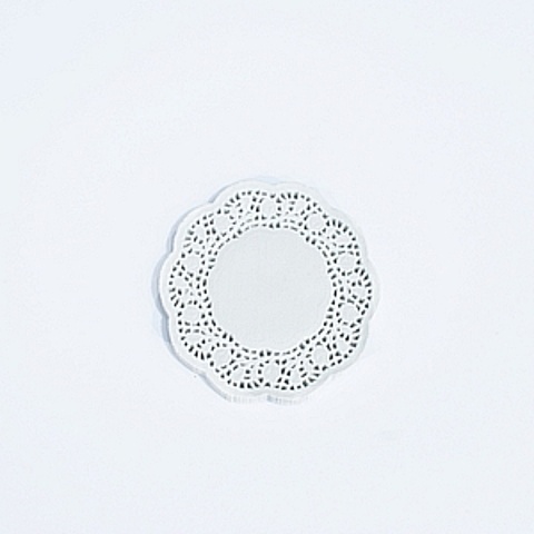 Serwetka wycinana ażurowa 16cm okrągła BIAŁA