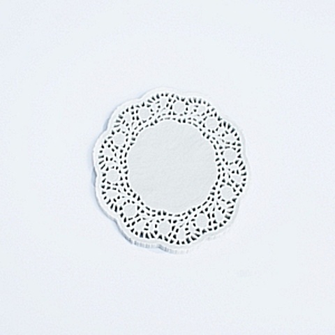 Serwetka wycinana ażurowa 21,5cm okrągła BIAŁA