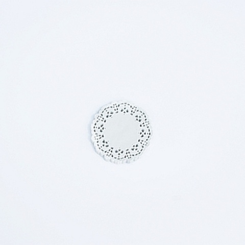 Serwetka wycinana ażurowa 10cm okrągła BIAŁA